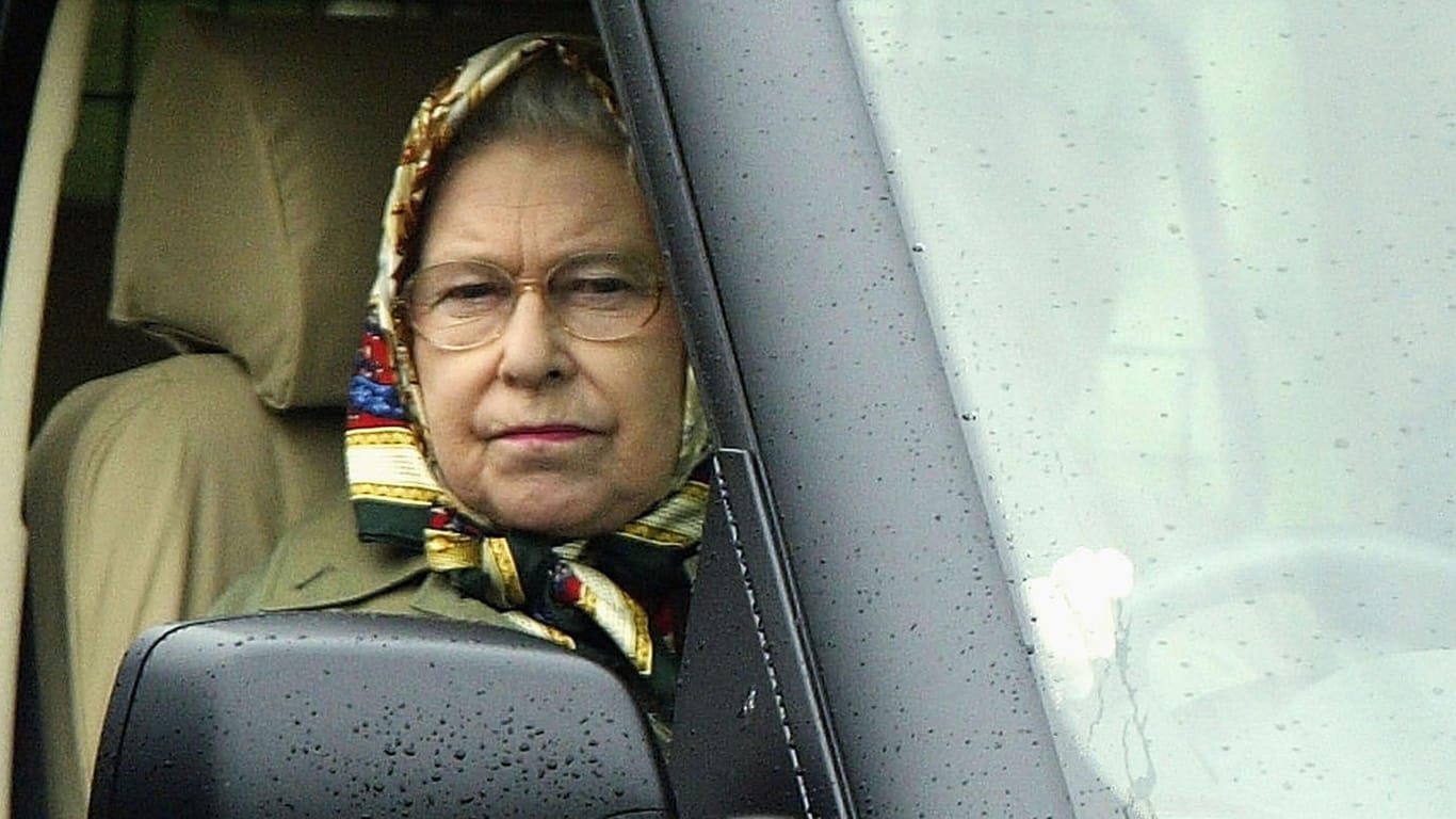 Queen Elizabeth: Die Monarchin fährt liebend gerne selbst Auto.