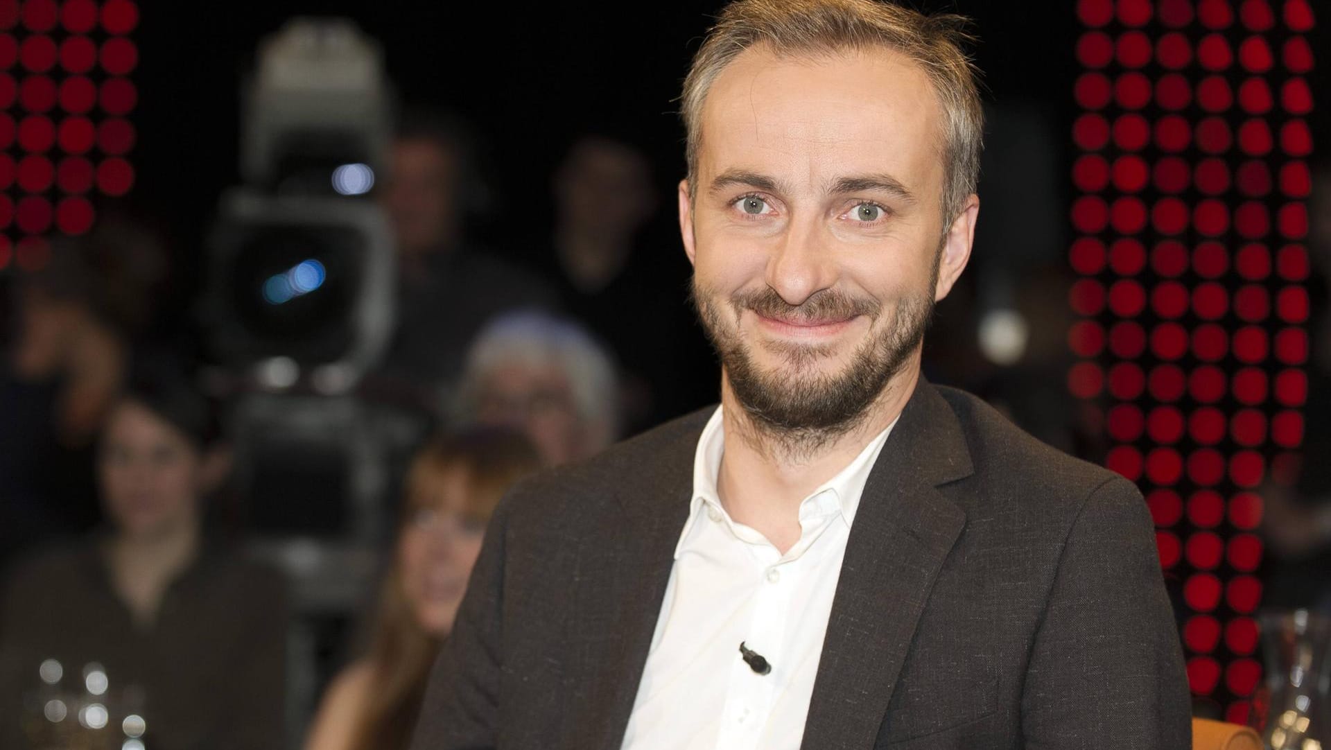 Der ZDF-Moderator und Satiriker Jan Böhmermann: Am 16. April soll seine Klage gegen Kanzlerin Merkel am Berliner Verwaltungsgericht verhandelt werden.