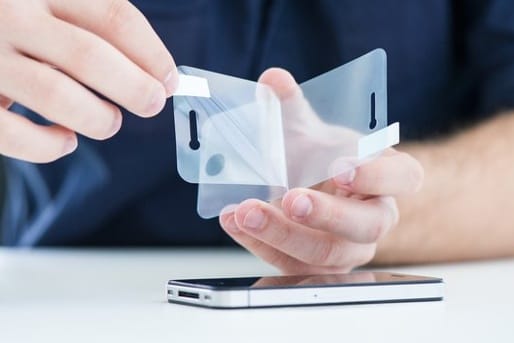 Folie, Glas oder aufgesprüht: Der richtige Schutz fürs Smartphone-Display.