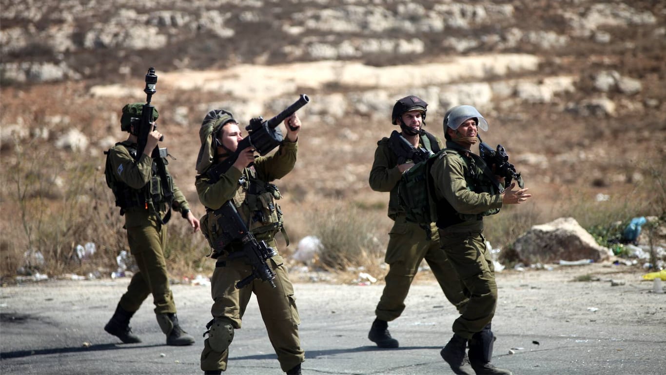 Israelische Soldaten in Ramallah (Archivbild): Bei Konfrontationen ist im Westjordanland ein 23 Jahre alter Palästinenser getötet worden.