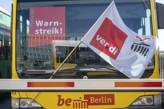 Ganztägiger Warnstreik bei den Berliner Verkehrsbetrieben: Dabei wurden 140 U-Bahnen mit Graffiti besprüht.