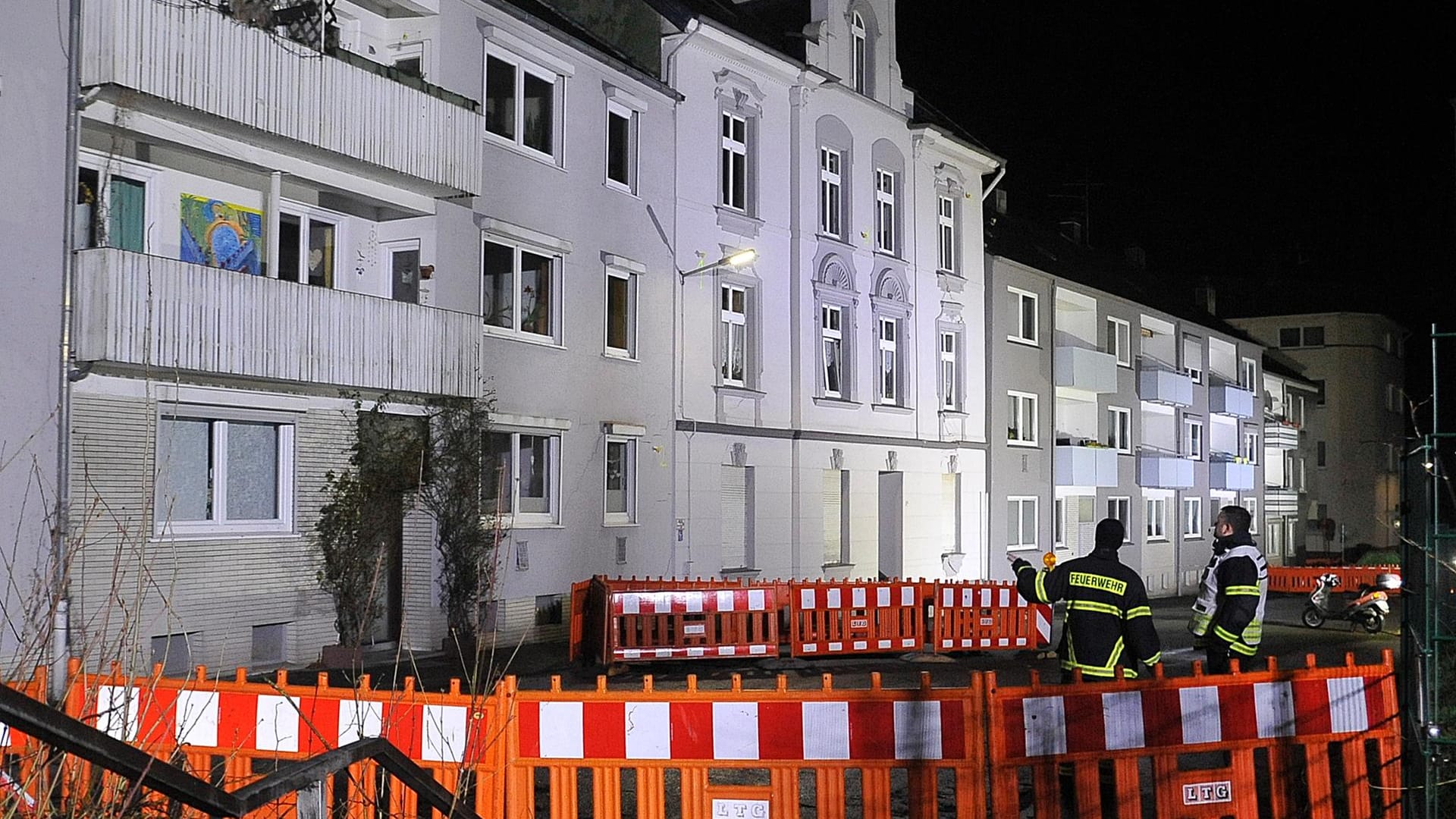 In der Straße Beyeröde in Wuppertal drohen mehrere Häuser einzustürzen.