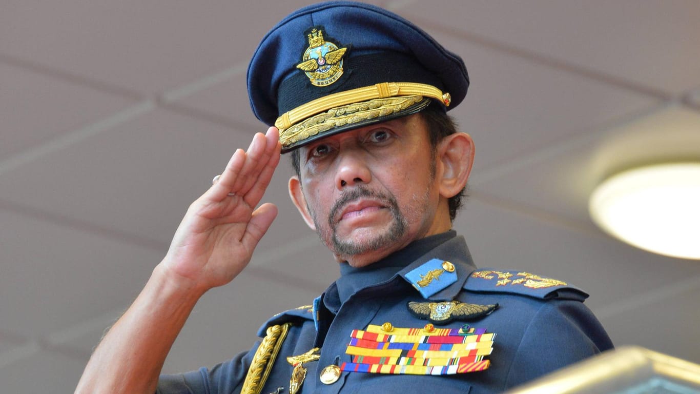 Der Sultan von Brunei, Hassanal Bilkiah, will künftig Homosexuelle im Land steinigen lassen