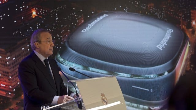 Real-Präsident Florentino Pérez präsentierte die Pläne für den Umbau des Madrider Estadio Santiago Bernabéu. Real-Präsident Florentino Pérez präsentierte die Pläne für den Umbau des Madrider Estadio Santiago Bernabéu.
