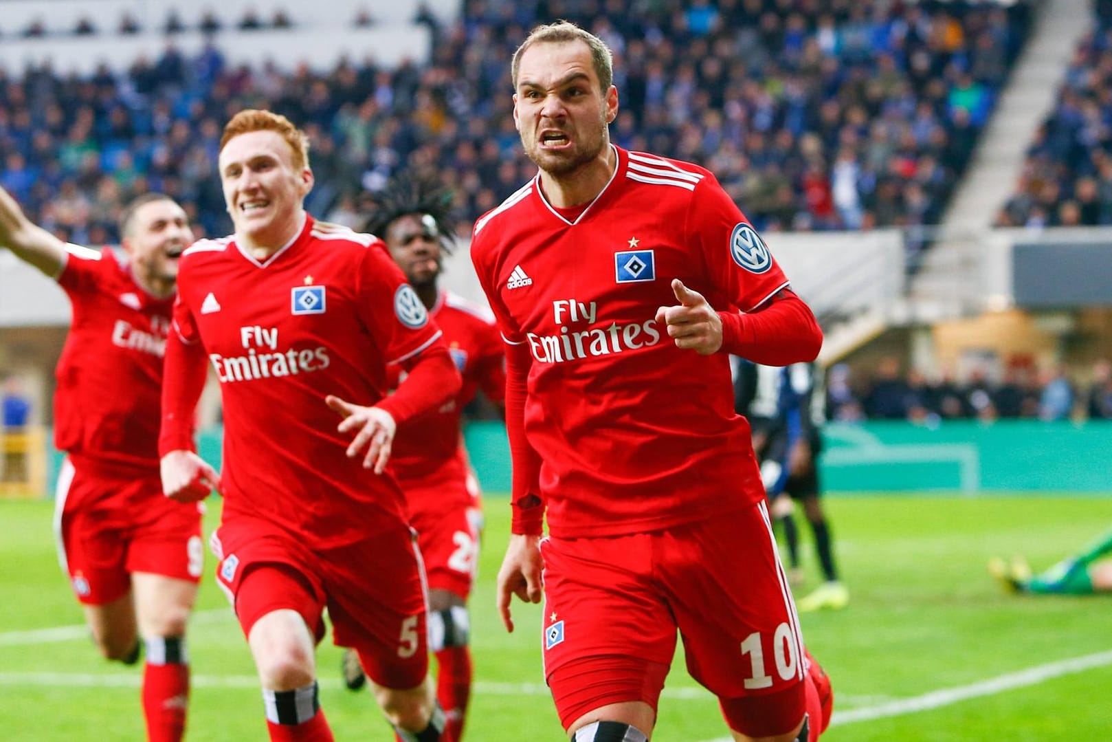 Pierre-Michel Lasogga (r.): Dem HSV-Stürmer gelang gegen Paderborn ein Doppelpack.