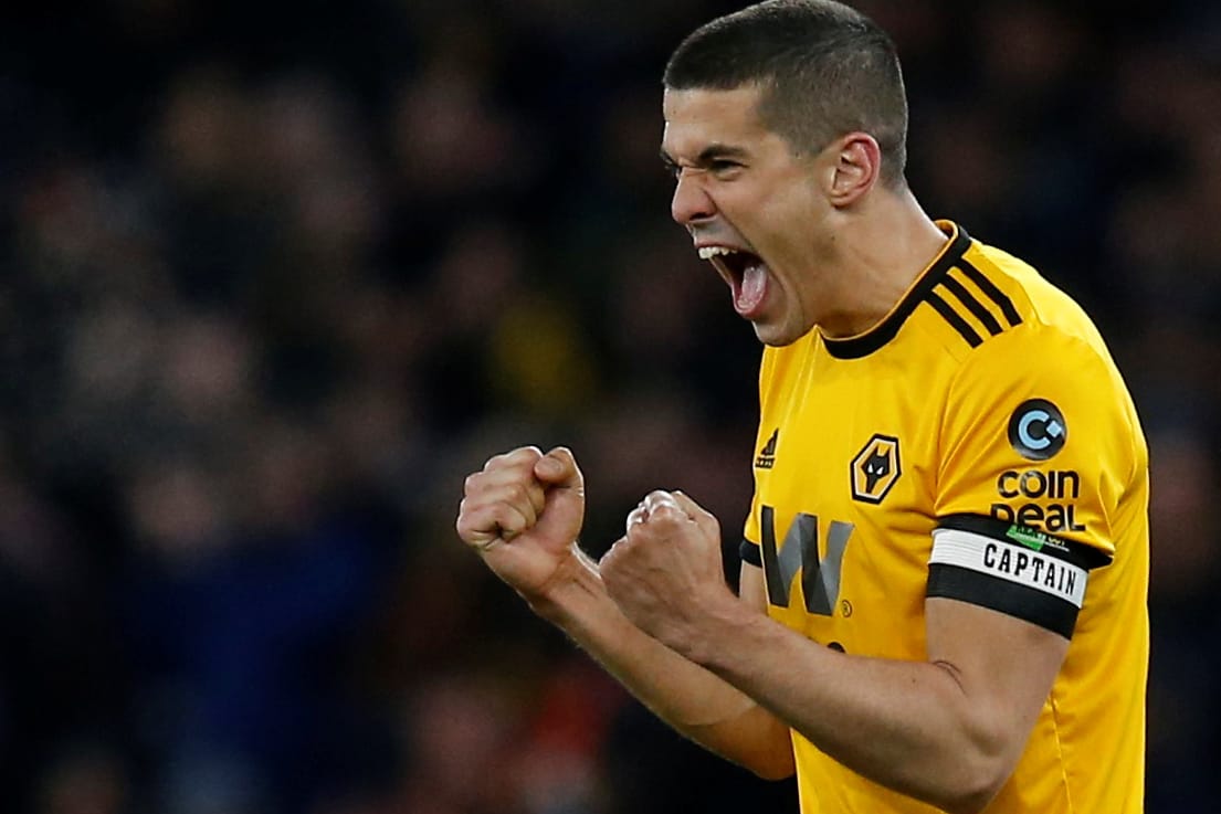 Premier League: Conor Coady von den Wolverhampton Wanderers feiert nach dem Spiel gegen Manchester United.