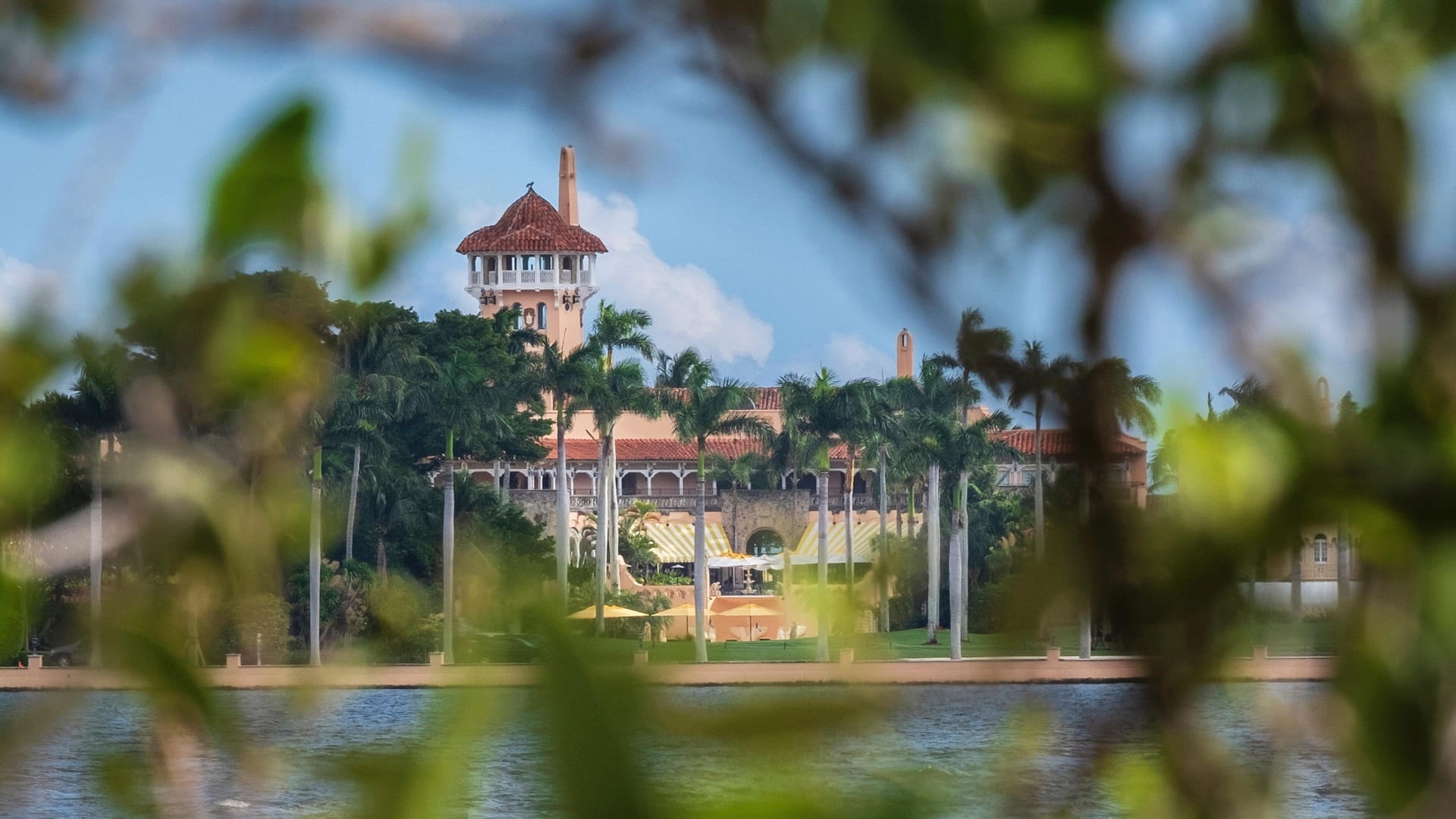 Das Anwesen Mar-a-Lago von US-Präsident Trump. Eine Frau aus China ist bei dem Versuch festgenommen worden, sich Zutritt zu Donald Trumps Wochenenddomizil Mar-a-Lago zu verschaffen.