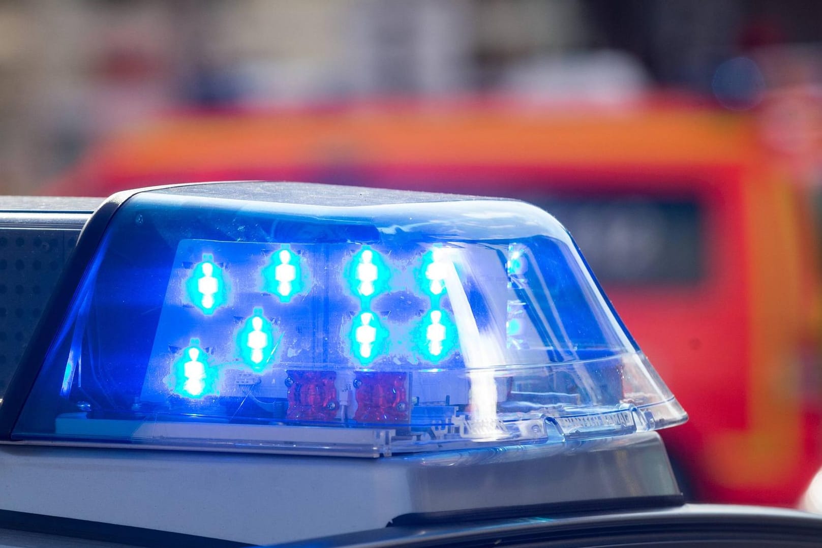 Ein junger Mann ist in Hamm ausgeraubt und mit einer Schreckschusswaffe angeschossen worden. (Symbolbild)