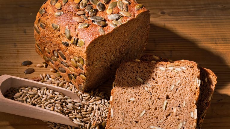 Kürbiskernbrot: Edeka ruft Brot auf Grund möglicher Metall- und Kunststoffteile im Produkt zurück.