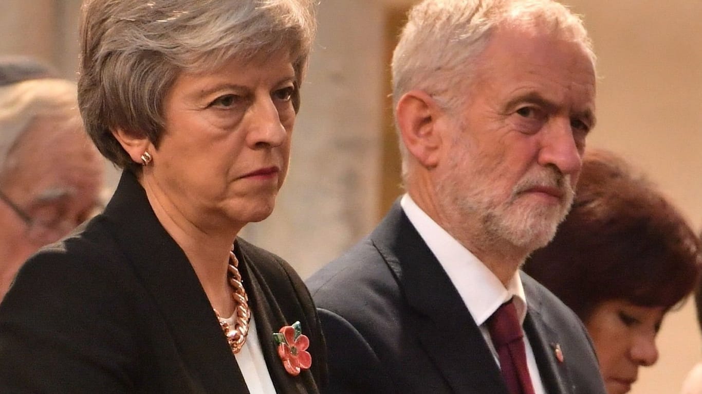 Premierministerin Theresa May und Labour-Chef Jeremy Corbyn: Die Regierungschefin von Großbritannien hofft nun mithilfe des Oppositionsführers, ihren Brexit-Deal durchs Unterhaus zu bekommen.