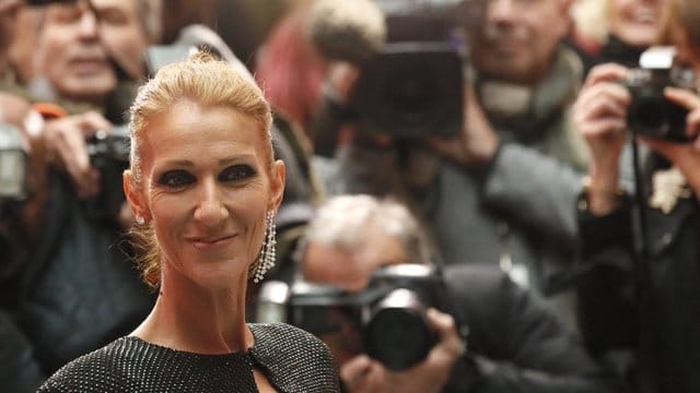 Celine Dion plaudert aus dem Nähkästchen.