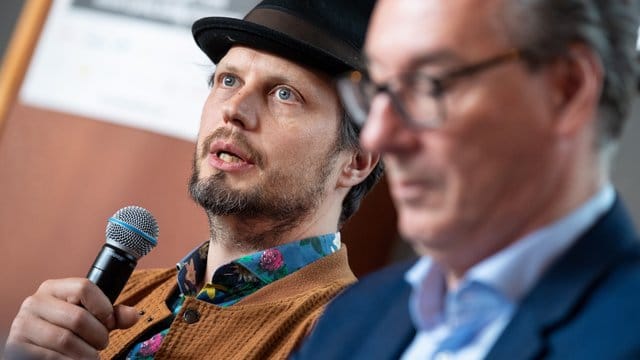 Michael Liebe (l), Leiter der Games Week, neben Helge Jürgens, Geschäftsführer New-Media-Förderung des Medienboard Berlin-Brandenburg. Michael Liebe (l), Leiter der Games Week, neben Helge Jürgens, Geschäftsführer New-Media-Förderung des Medienboard Berlin-Brandenburg.