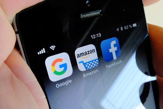 Internet-Unternehmen sollen künftig fünf Prozent Steuern auf online erzielten Werbegewinn zahlen.