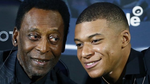 In Paris hatte sich Pelé mit Kylian Mbappé getroffen.