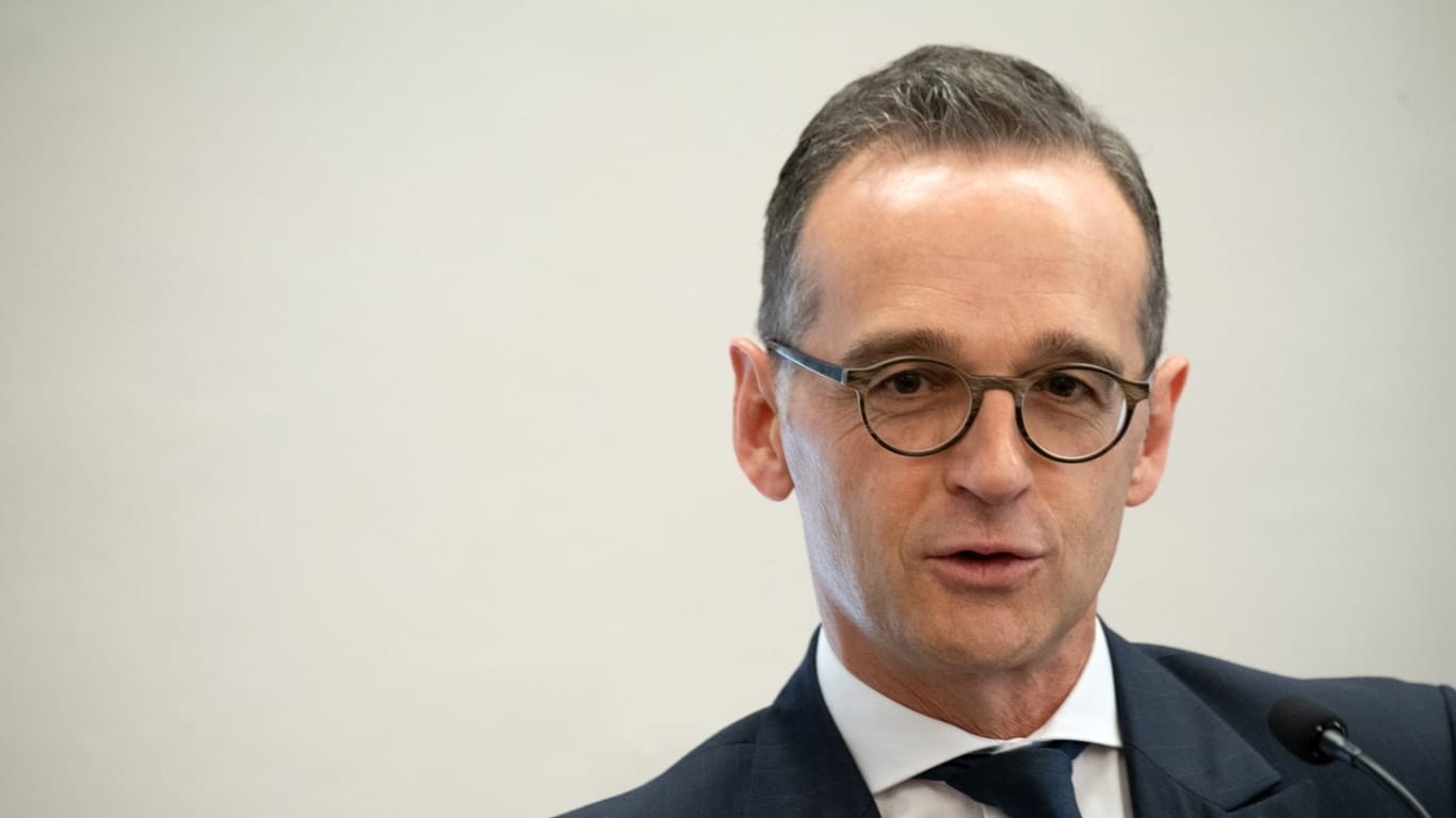 Außenminister Heiko Maas (SPD) hat unmittelbar vor den Jubiläumsfeiern der Nato versprochen, dass Deutschland seine Zusagen zur Erhöhung der Verteidigungsausgaben einhalten wird.