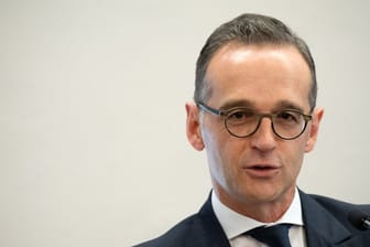 Außenminister Heiko Maas (SPD) hat unmittelbar vor den Jubiläumsfeiern der Nato versprochen, dass Deutschland seine Zusagen zur Erhöhung der Verteidigungsausgaben einhalten wird.