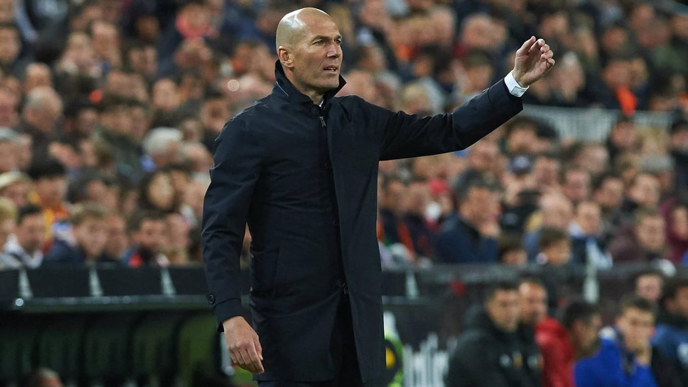Erste Pleite: Zinedine Zidane verlor mit Real in Valencia.