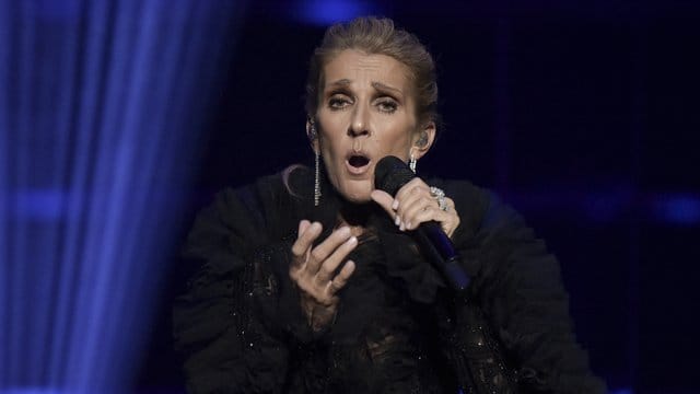 Celine Dion kündigt bei einem Live-Event in Los Angeles ihre Welttournee und ihr neues Album an.