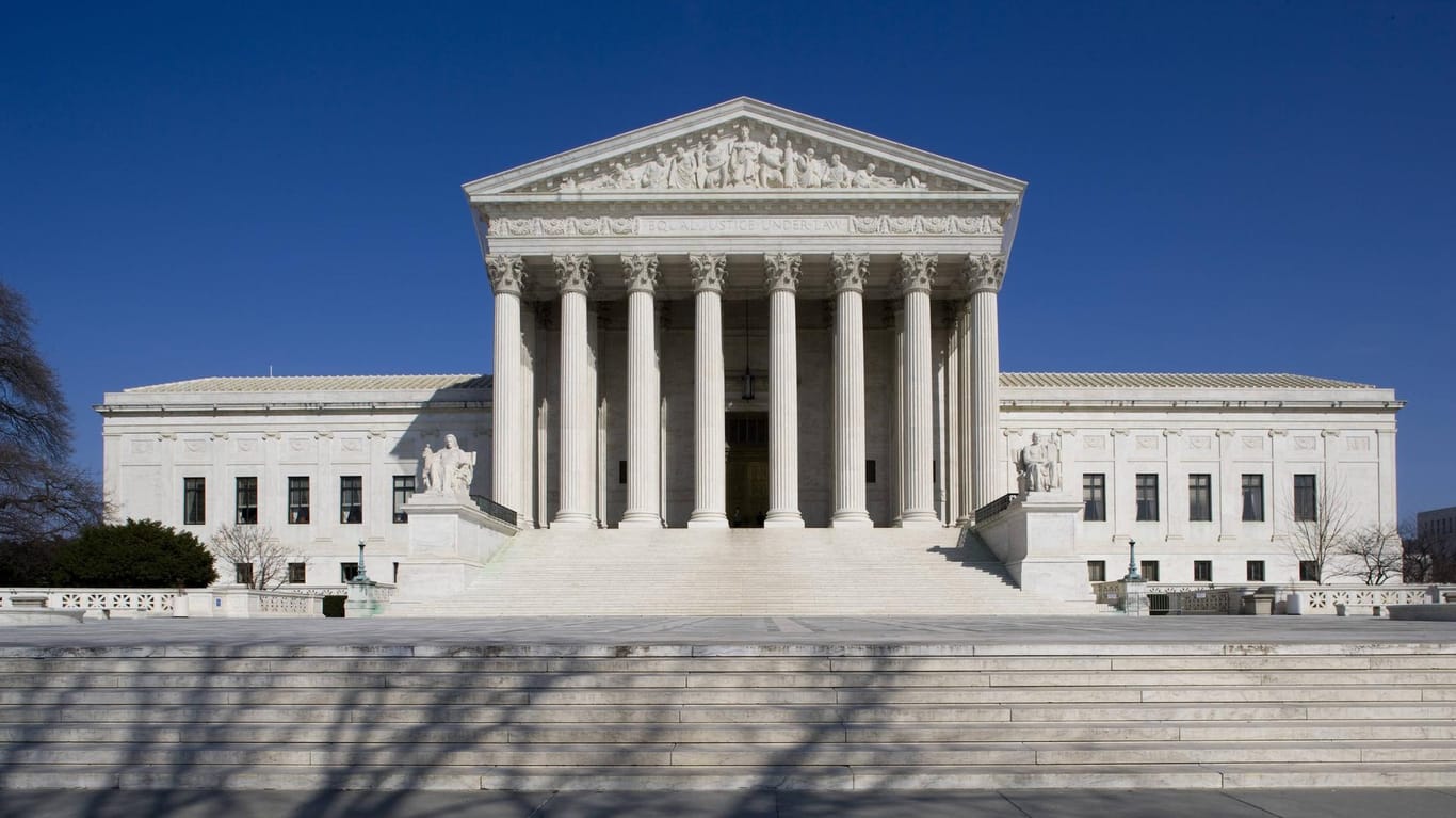 Supreme Court in Washington: Als Reaktion auf eine Entscheidung des Obersten Gerichts der USA verbannt der Bundesstaat Texas Seelsorger aus Hinrichtungszellen.