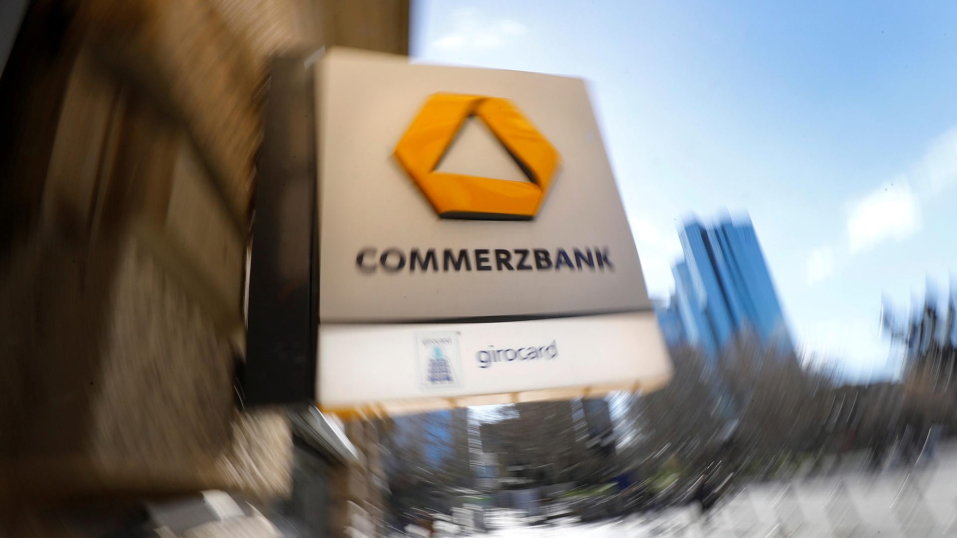 Commerzbank: Mit wem wird die angeschlagene Bank fusionieren?