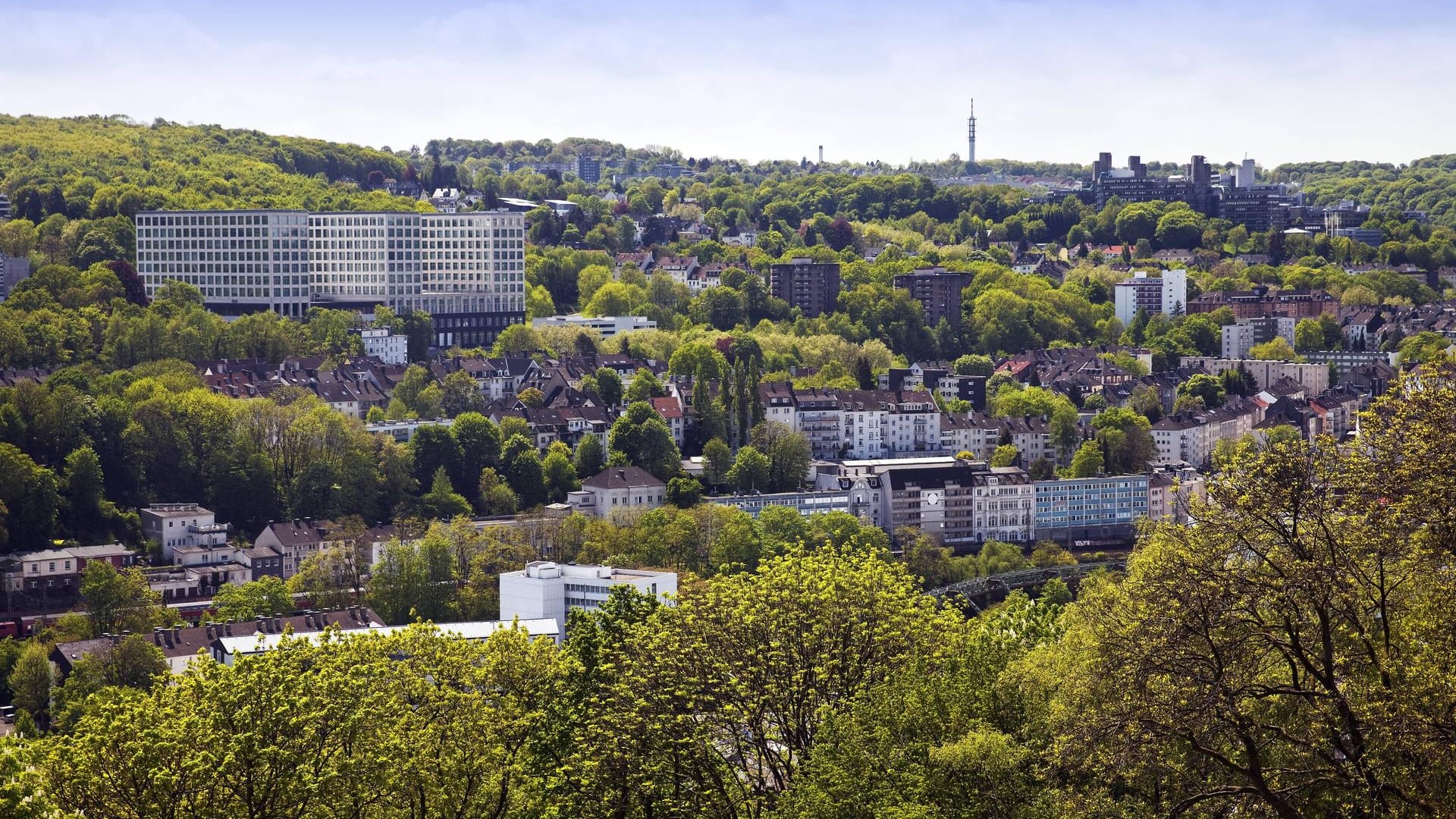 Blick vom Elisentrum auf Elberfeld.