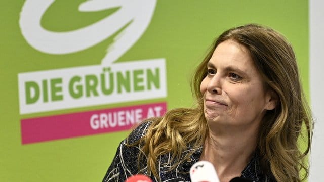 Die Fernsehköchin Sarah Wiener will für Die Grünen in Österreich nach Brüssel. Die Fernsehköchin Sarah Wiener will für Die Grünen in Österreich nach Brüssel.