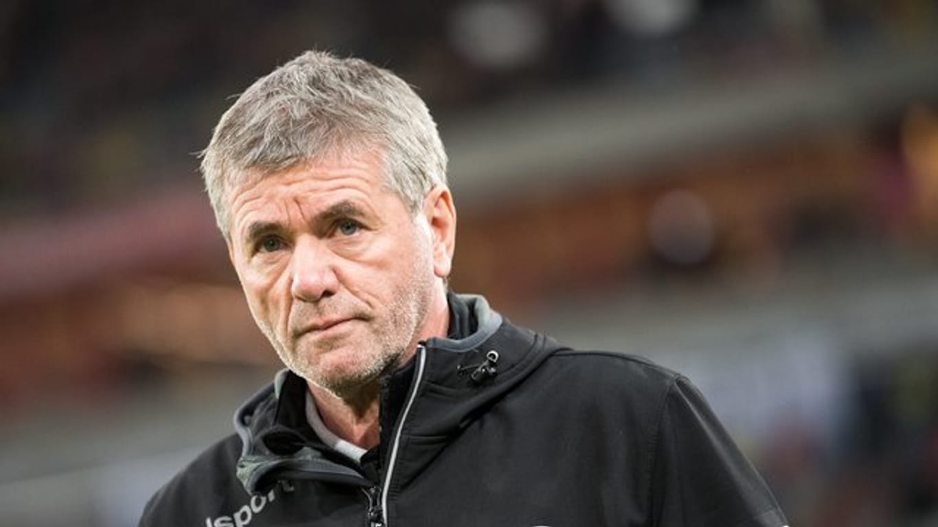 Düsseldorfs Trainer Friedhelm Funkel fehlen einige Leistungsträger vor dem Spiel gegen Hertha BSC.