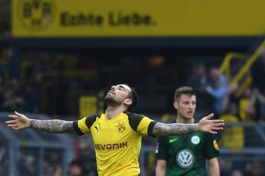 Ob BVB-Stürmer Paco Alcácer am Samstag gegen den FC Bayern spielen kann, ist fraglich.