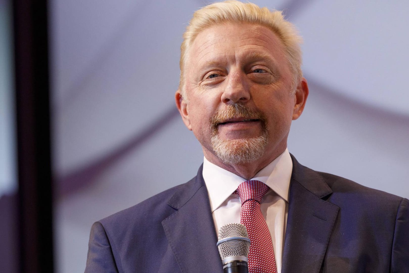 Zu viel Fußball im TV: Boris Becker kritisert die Öffentlich-Rechtlichen.