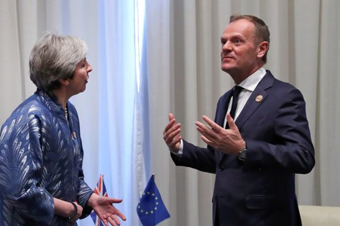 Theresa May und Donald Tusk bei einem Treffen in Scharm el Scheich im Februar.