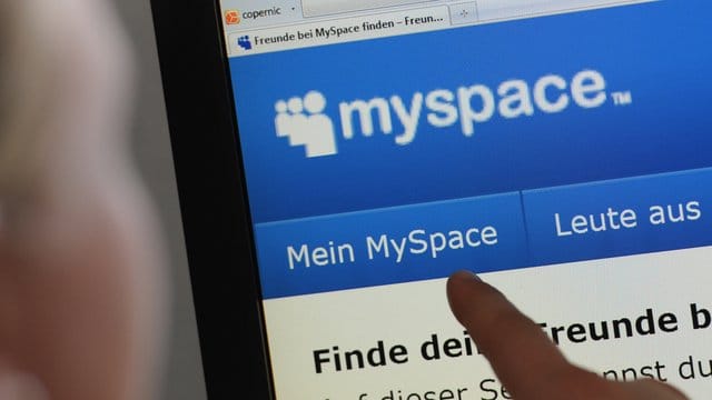 Nun sind Teile der verlorenen Song-Sammlung wieder aufgetaucht und im Internet Archive gesichert worden. Nun sind Teile der verlorenen Song-Sammlung wieder aufgetaucht und im Internet Archive gesichert worden.