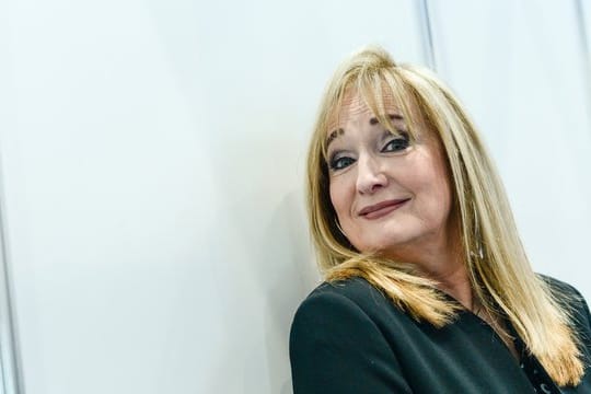 Veronika Fischer singt für ihrenFreund.