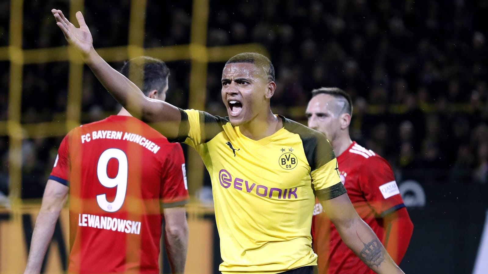 Dortmunds Manuel Akanji soll die Offensive des FC Bayern stoppen.