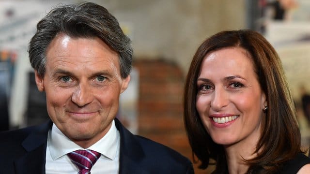 Die Schauspieler Wolfgang Bahro und Ulrike Frank aus der RTL-Fernsehserie "GZSZ".