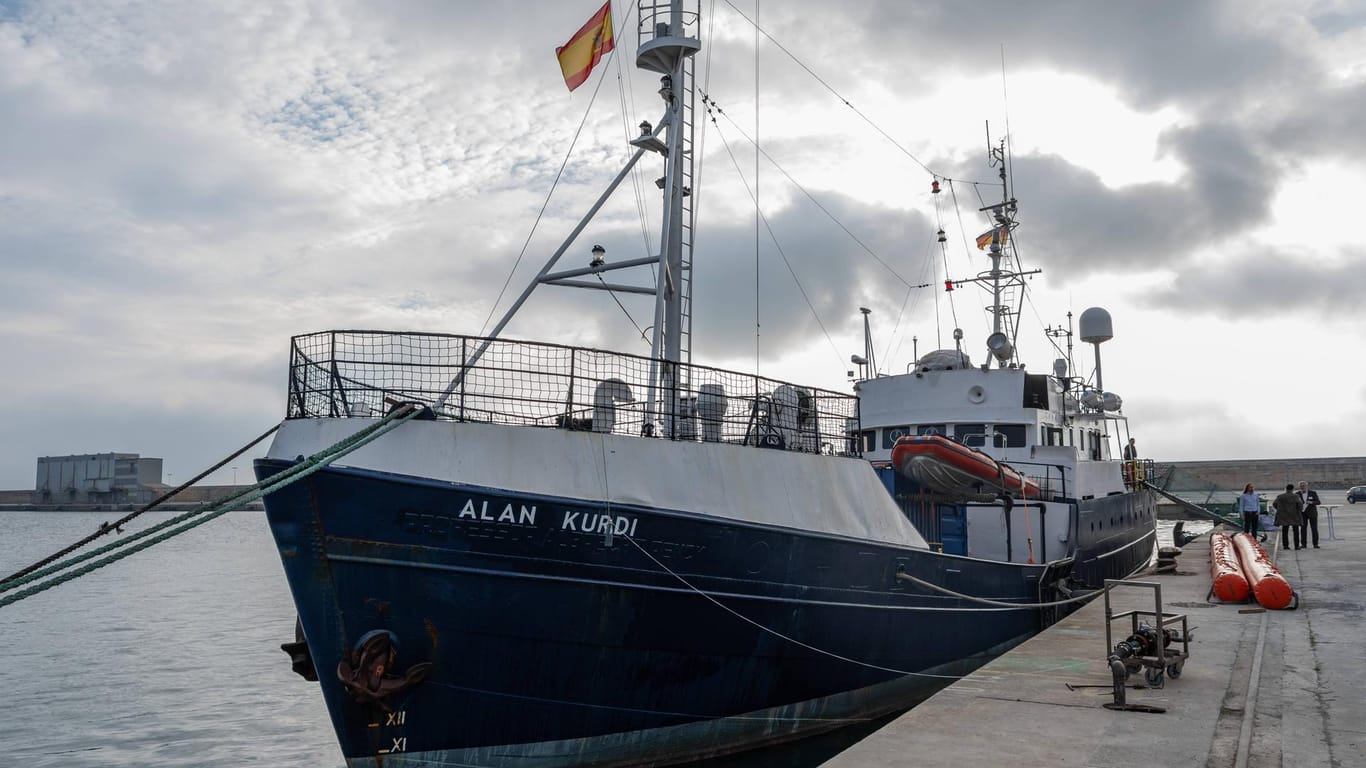 "Alan Kurdi: Das Sea-Eye-Rettungsschiff sucht nach einem Hafen zum Einlaufen.