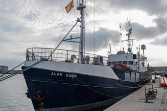 "Alan Kurdi: Das Sea-Eye-Rettungsschiff sucht nach einem Hafen zum Einlaufen.