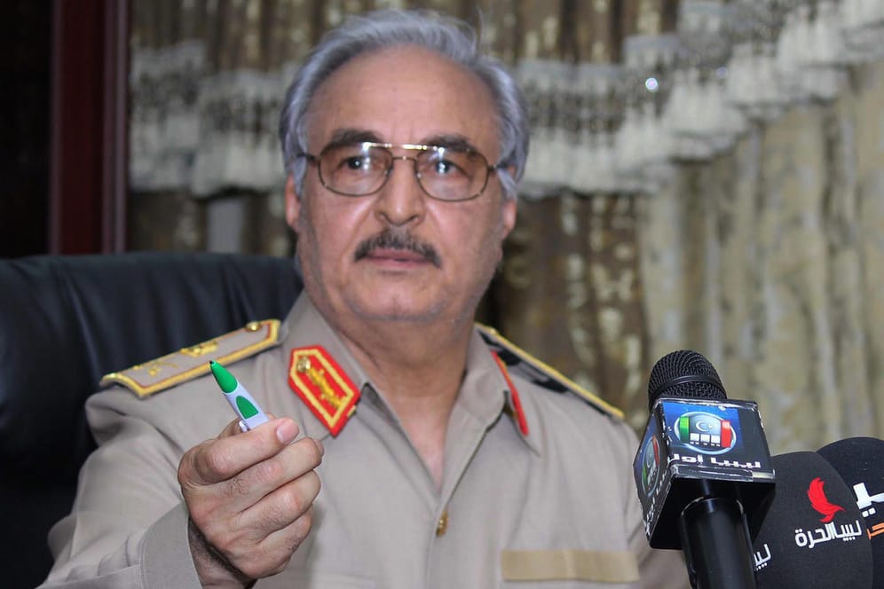 General Chalifa Haftar: Die Truppen des abtrünnigen Generals liefern sich schwere Schlachten mit Regierungstruppen.