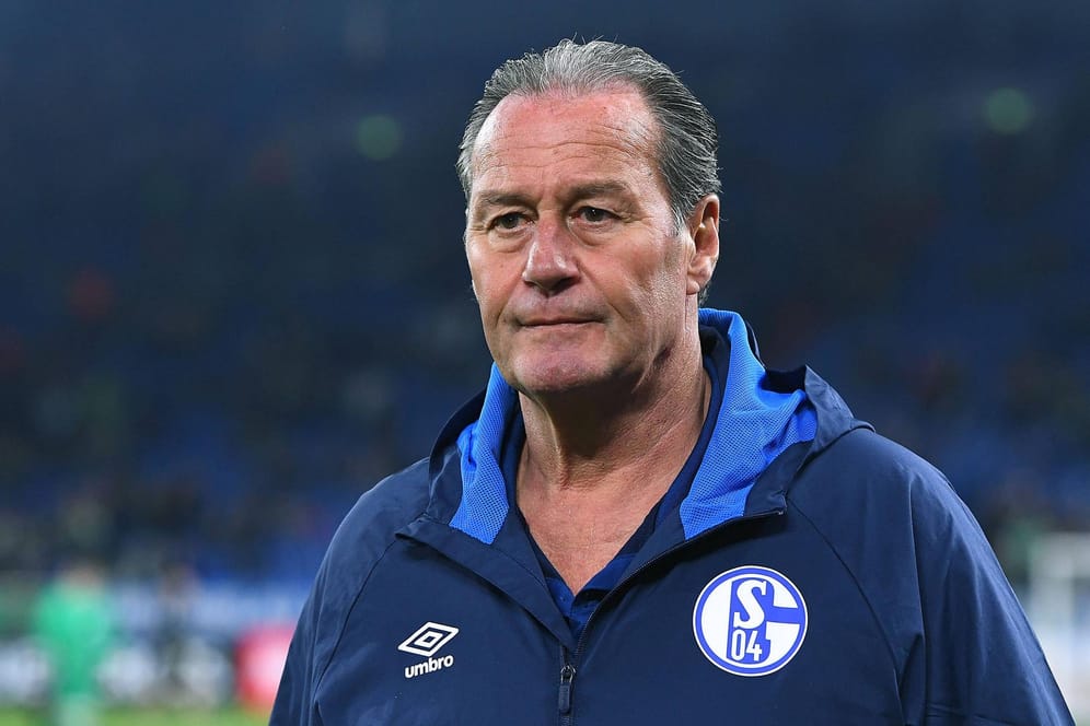 Mission Schalke retten: Trainer Huub Stevens.