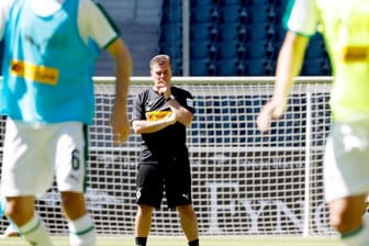 Die Gladbacher wollen mit und für Trainer Dieter Hecking einen Sieg gegen Werder holen.