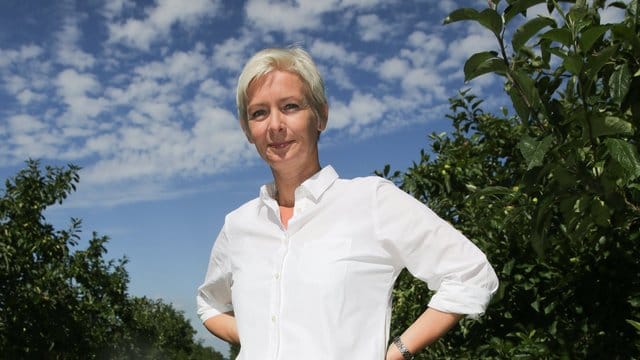 Schriftstellerin Dörte Hansen sucht auf dem Land vor allem die Weite. Schriftstellerin Dörte Hansen sucht auf dem Land vor allem die Weite.