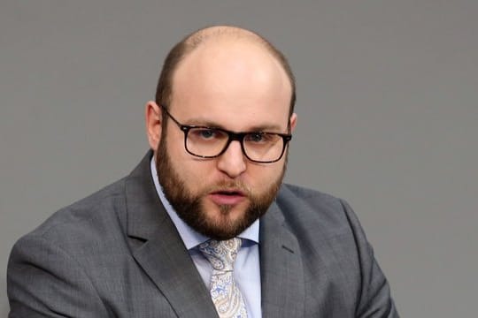 Markus Frohnmaier (AfD) sieht in den Vorwürfen eine "völlig enthemmte Hetzkampagne gegen die AfD und auch mich".