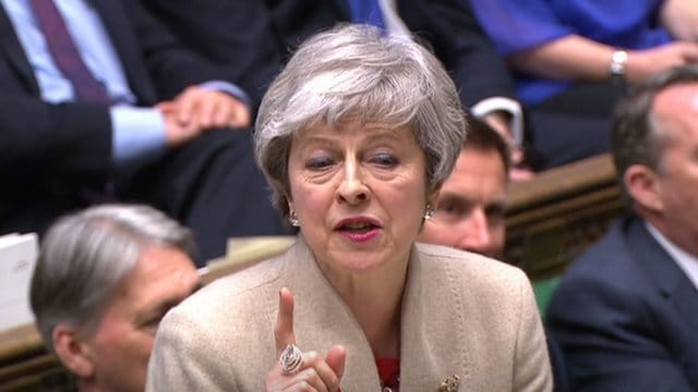 Großbritanniens Premierministerin Theresa May spricht im Unterhaus des Parlaments in London. Großbritanniens Premierministerin Theresa May spricht im Unterhaus des Parlaments in London.