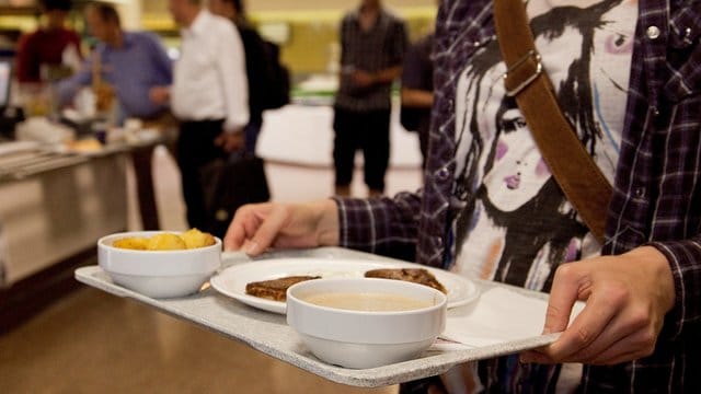 Der Arbeitgeber kann vorschreiben, zu welchen Zeiten Beschäftigte Pausen machen dürfen.