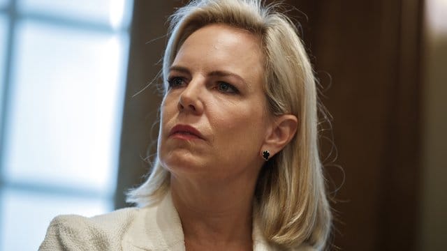 US-Heimatschutzministerin Kirstjen Nielsen verlässt ihren Posten in der Regierung von US-Präsident Trump. US-Heimatschutzministerin Kirstjen Nielsen verlässt ihren Posten in der Regierung von US-Präsident Trump.