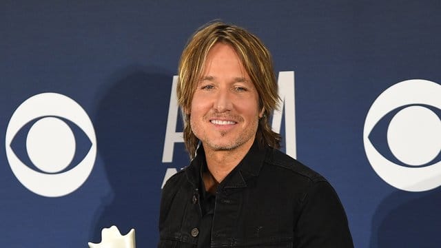 Country-Sänger Keith Urban wurde in Las Vegas zum "Entertainer des Jahres" gekürt. Country-Sänger Keith Urban wurde in Las Vegas zum "Entertainer des Jahres" gekürt.