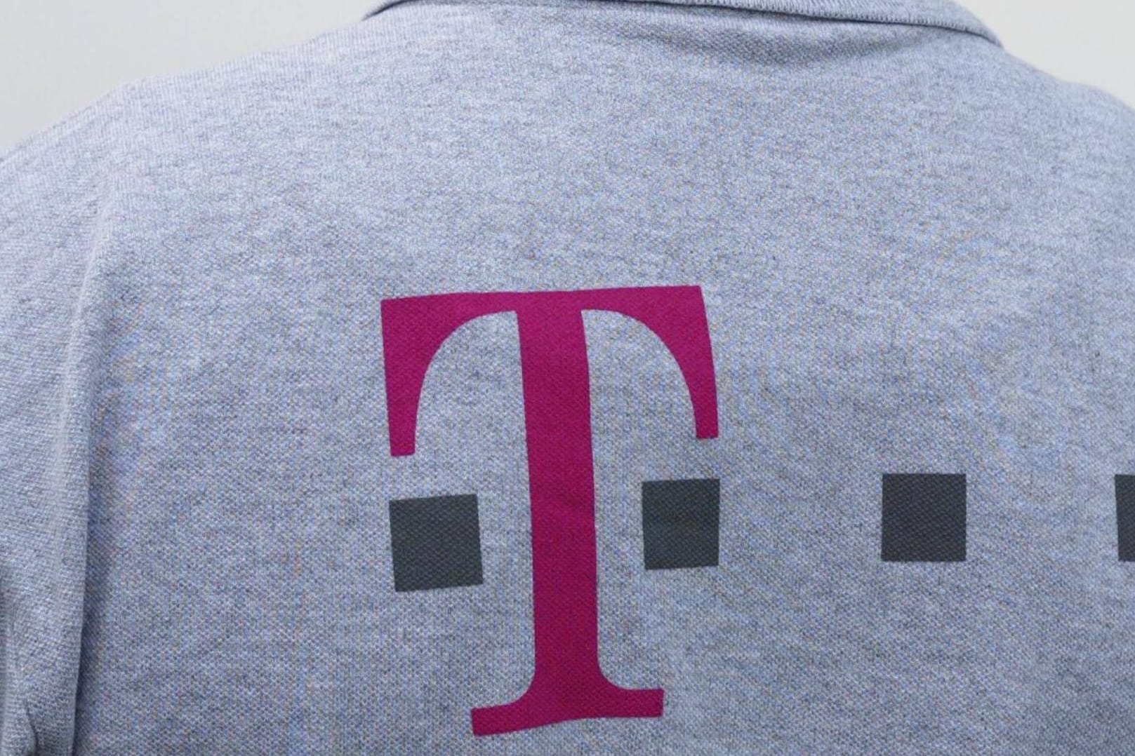 Angeblicher Telekom-Mitarbeiter: Ein Betrüger hat ein Ehepaar bestohlen. (Symbolbild)