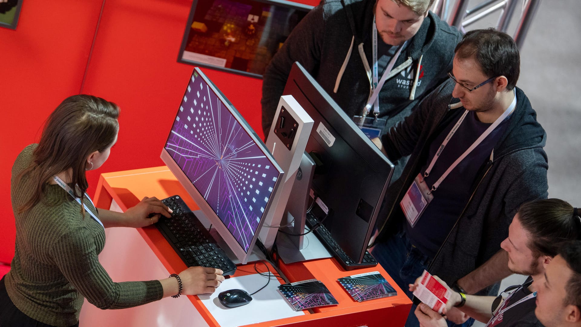 Besucher auf der Gamesweekberlin 2019: Das internationale Netzwerk-Treffen der Spiele-Industrie findet vom 8. April bis 14. April statt. Besucher auf der Gamesweekberlin 2019: Das internationale Netzwerk-Treffen der Spiele-Industrie findet vom 8. April bis 14. April statt.