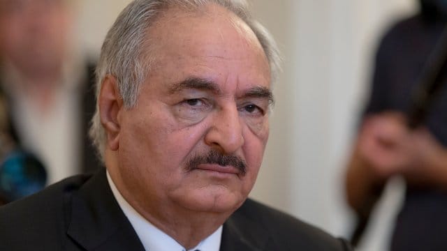 Seit Donnerstag rückt die sogenannte "Libysche Nationalarmee" von General Chalifa Haftar auf Tripolis vor. Seit Donnerstag rückt die sogenannte "Libysche Nationalarmee" von General Chalifa Haftar auf Tripolis vor.