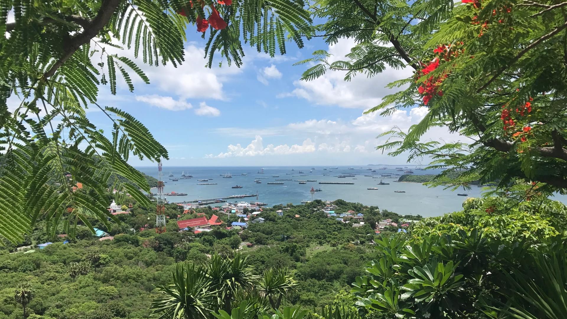 Die Insel Ko Si Chang: Während eines Ausflugs auf der Insel ist eine 26 Jahre alte Urlauberin aus Deutschland vergewaltigt und ermordet worden.