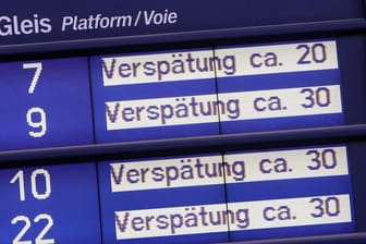 Zugverspätungen bei der Deutschen Bahn: Das Ruhrgebiet steckt im Chaos. (Symbolbild)